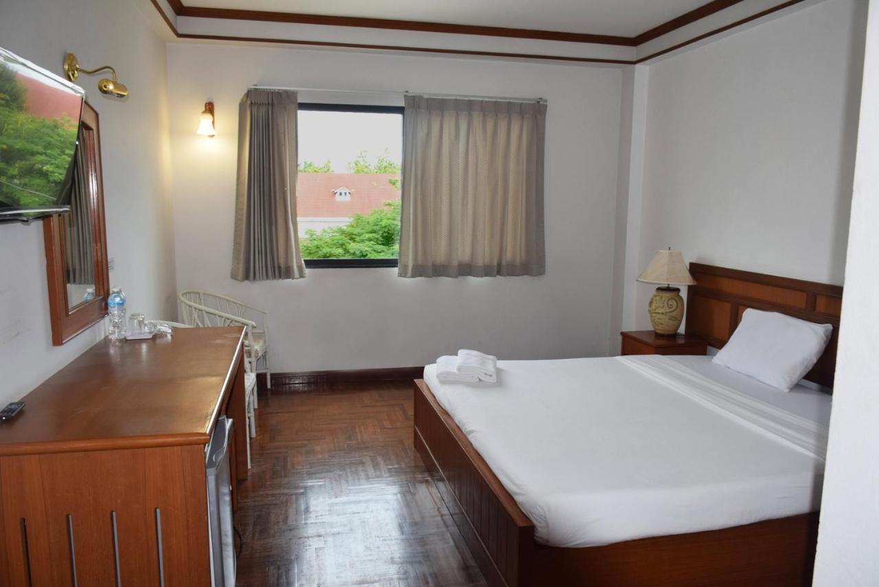 Puangpen Villa Hotel Hua Hin Bagian luar foto