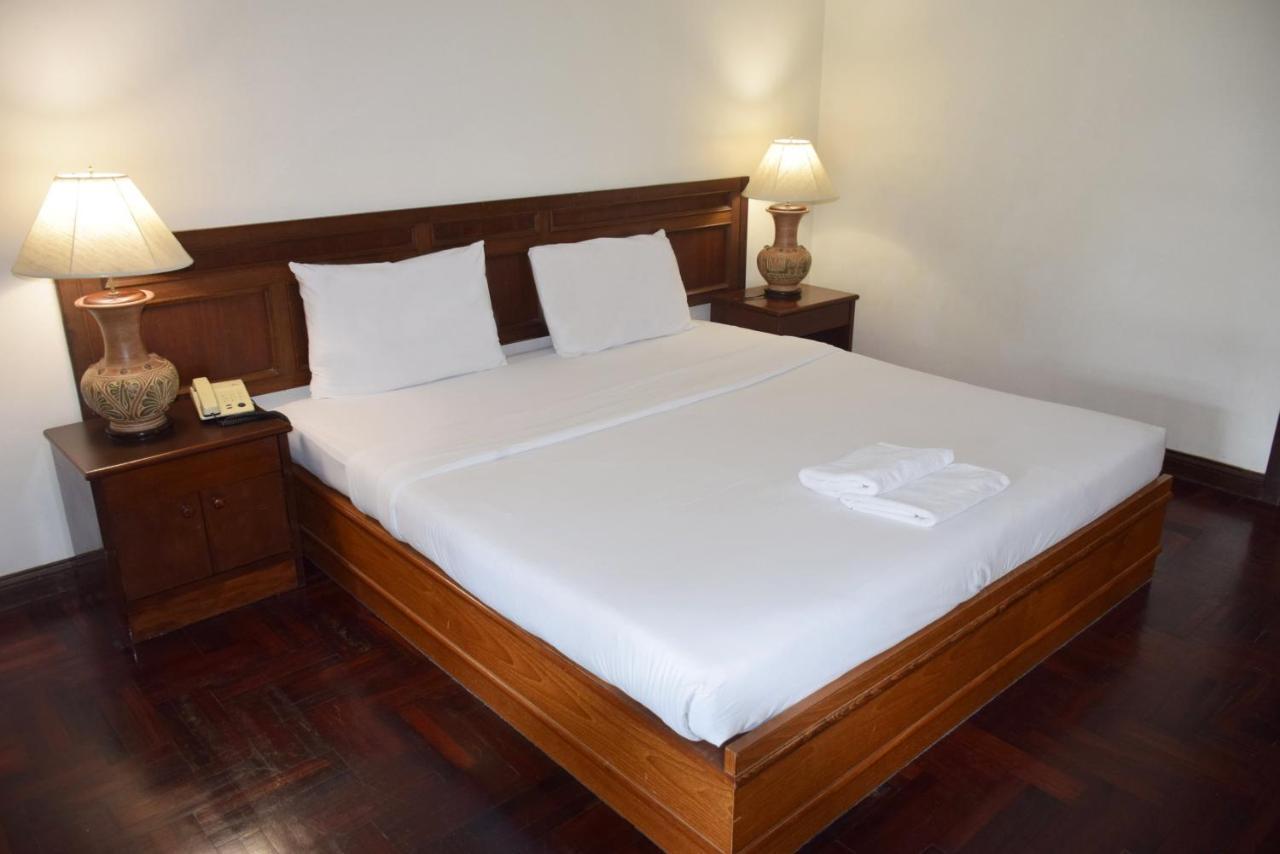 Puangpen Villa Hotel Hua Hin Bagian luar foto
