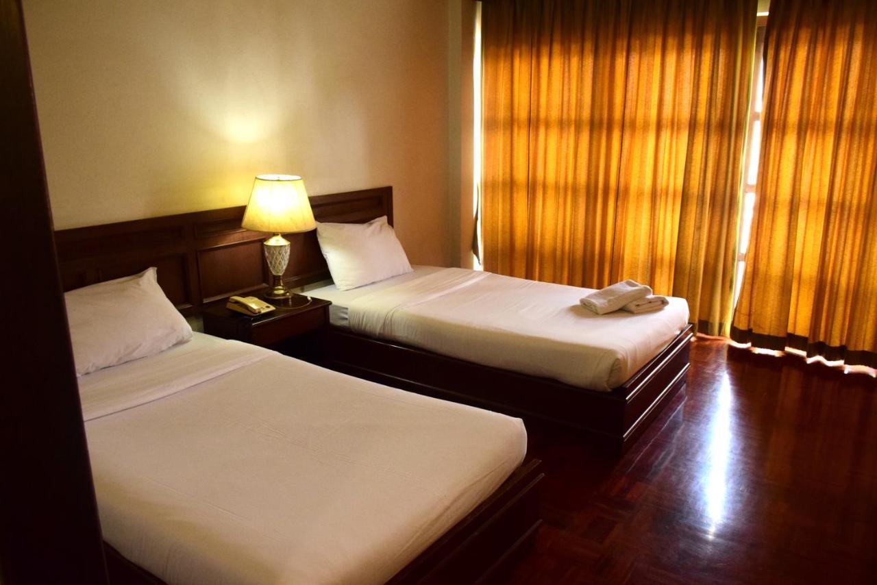 Puangpen Villa Hotel Hua Hin Bagian luar foto